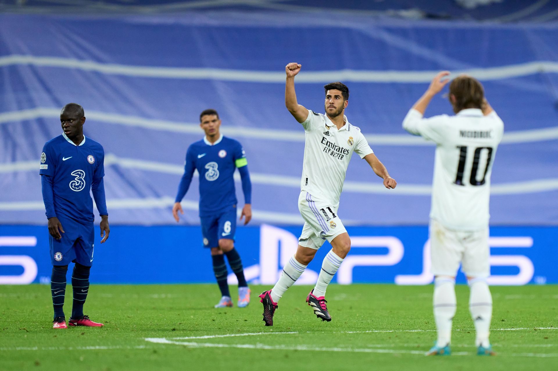 Marco Asensio has admirers at the Parc des Princes.