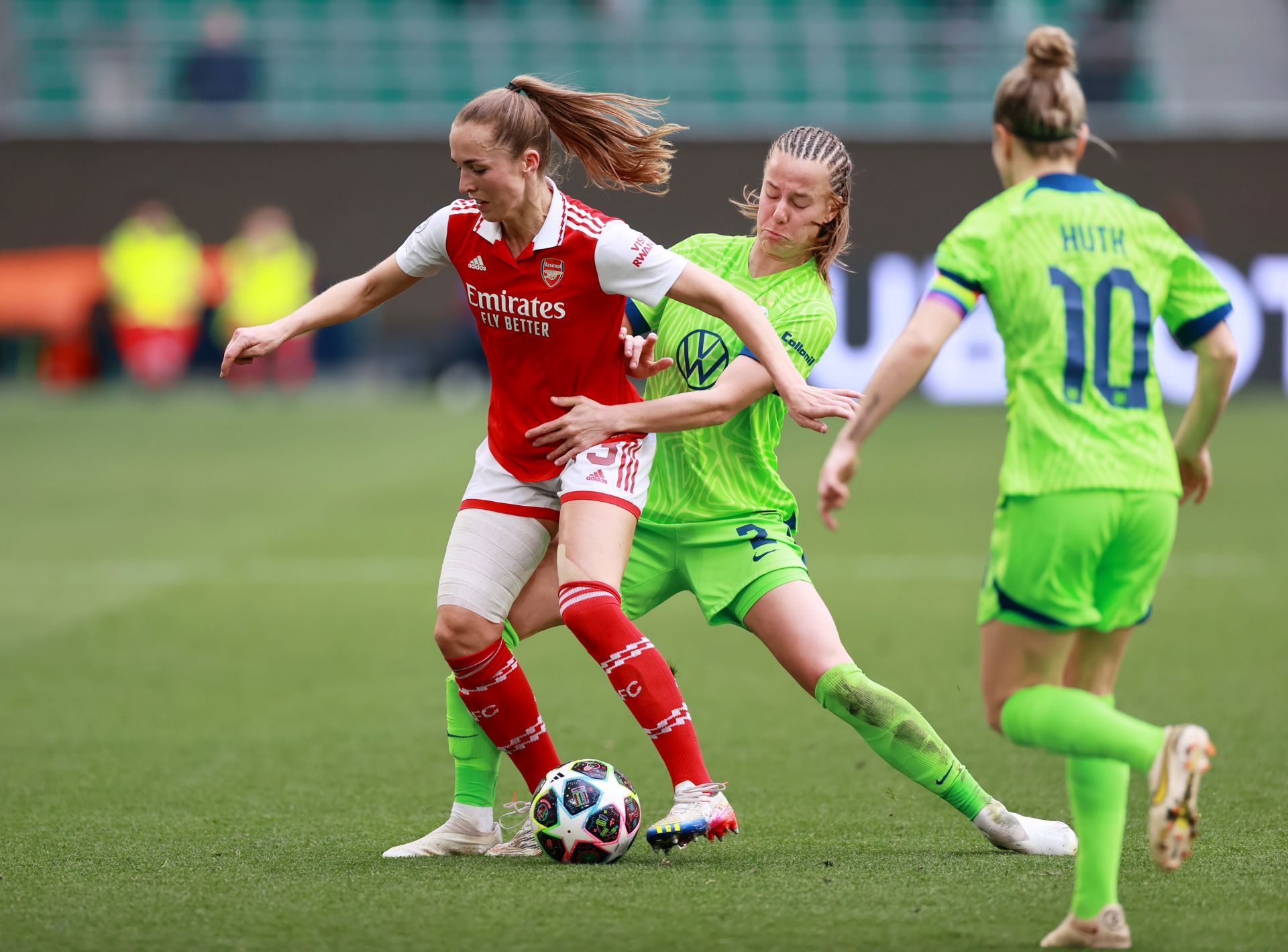 VfL Wolfsburg v Arsenal: Semi Final 1st Leg - UEFA Women