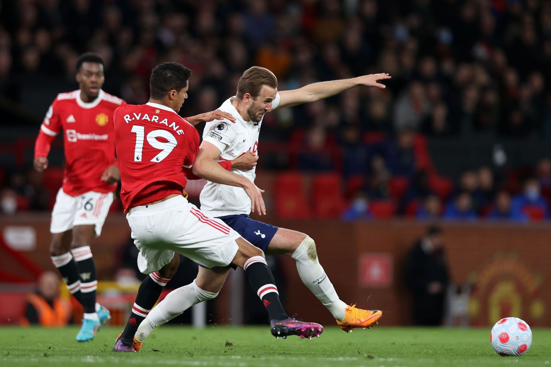 Manchester United v Tottenham Hotspur - Premier League