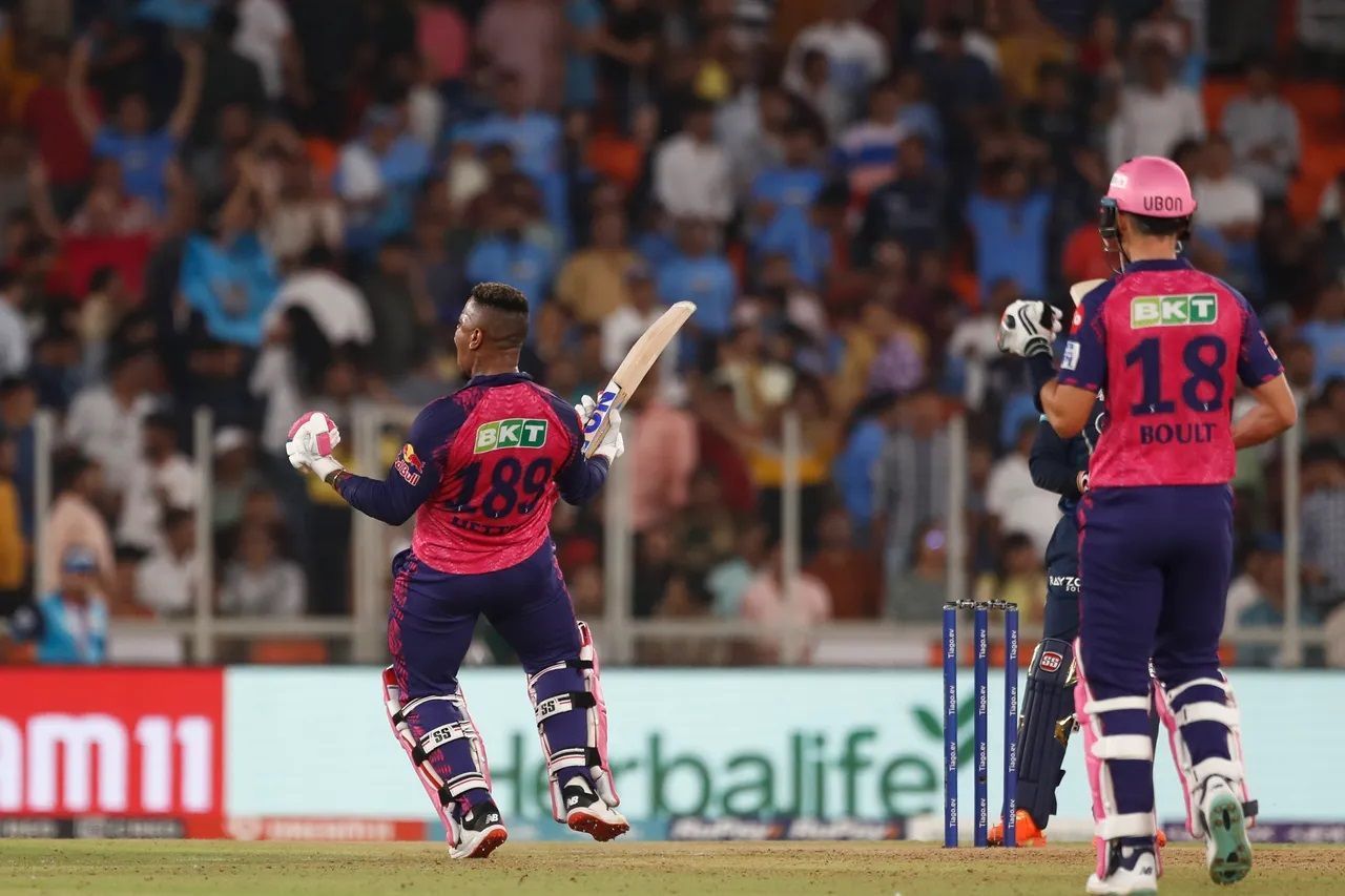 Shimron Hetmyer sealed the match with a six off Noor Ahmad's bowling. [P/C: iplt20.com]