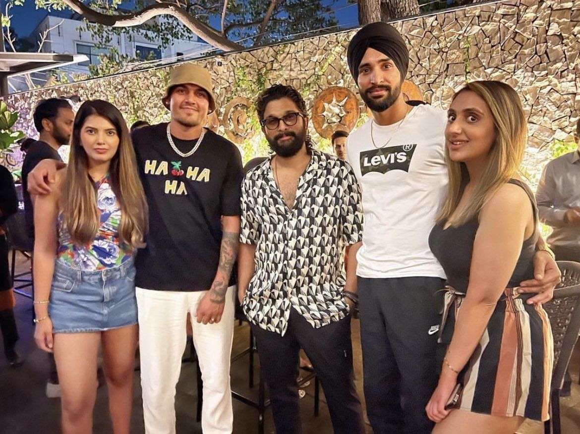 Rahul Chahar and Harpreet Brar meet Pushpa star Allu Arjun in Hyderabad