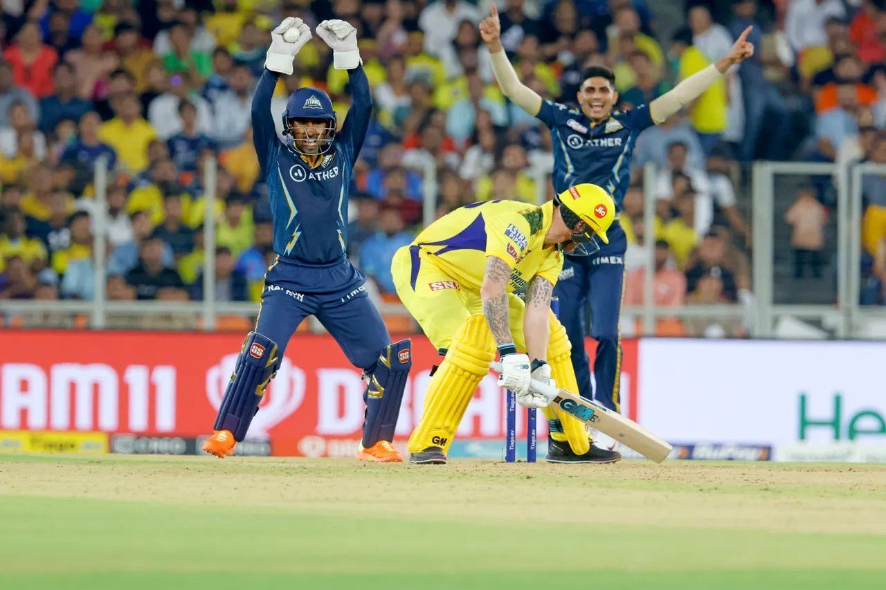 Wriddhiman Saha and Shubman Gill appealing for a caught behind [IPLT20]