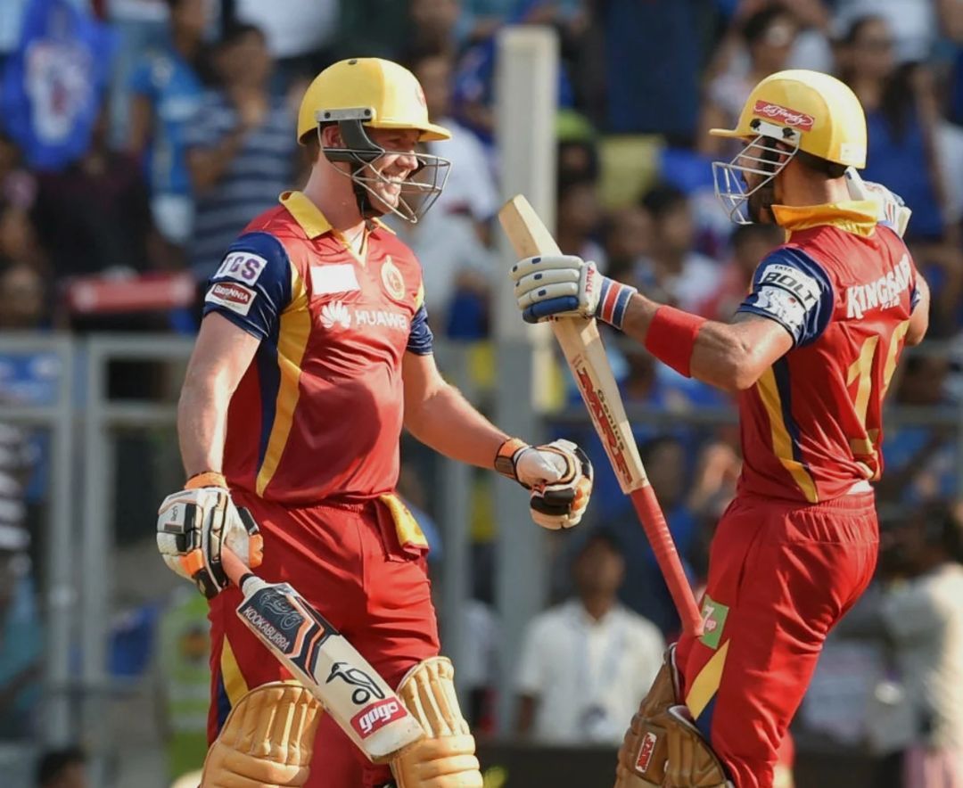 De Villiers and Kohli celebrating a record partnership [IPLT20]