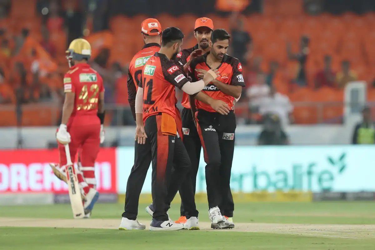 Bhuvneshwar Kumar celebrating a wicket with his teammates [IPLT20]