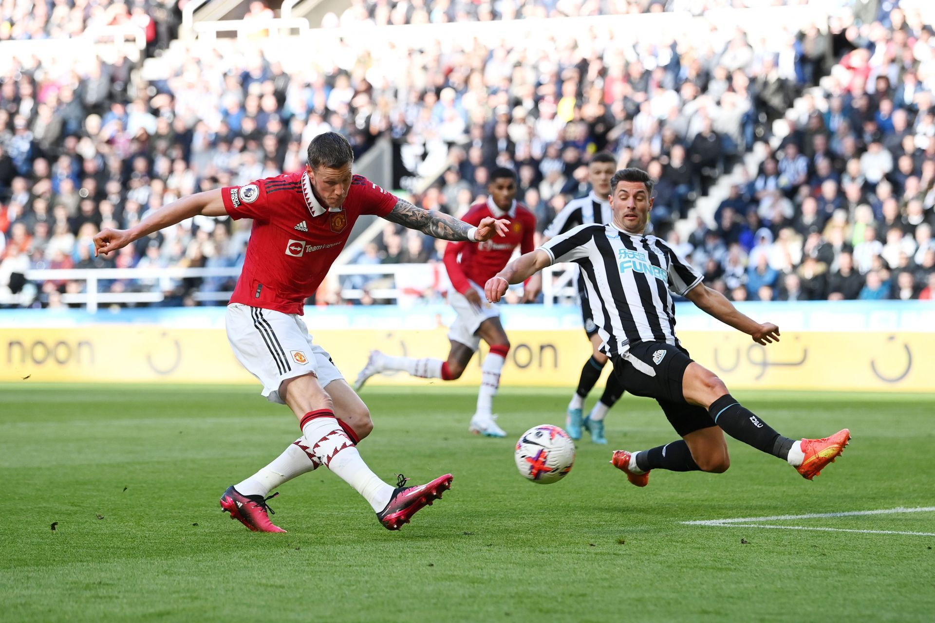 Newcastle United v Manchester United - Premier League