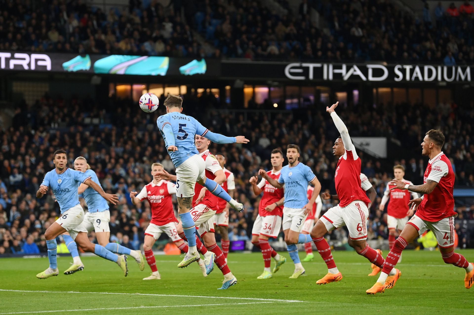 Manchester City v Arsenal FC - Premier League