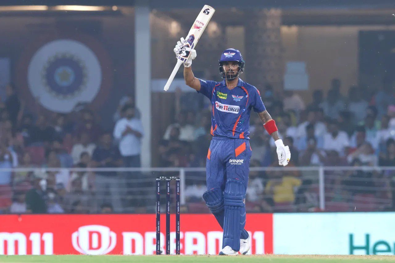 KL Rahul raising his bat after a fifty [IPLT20]