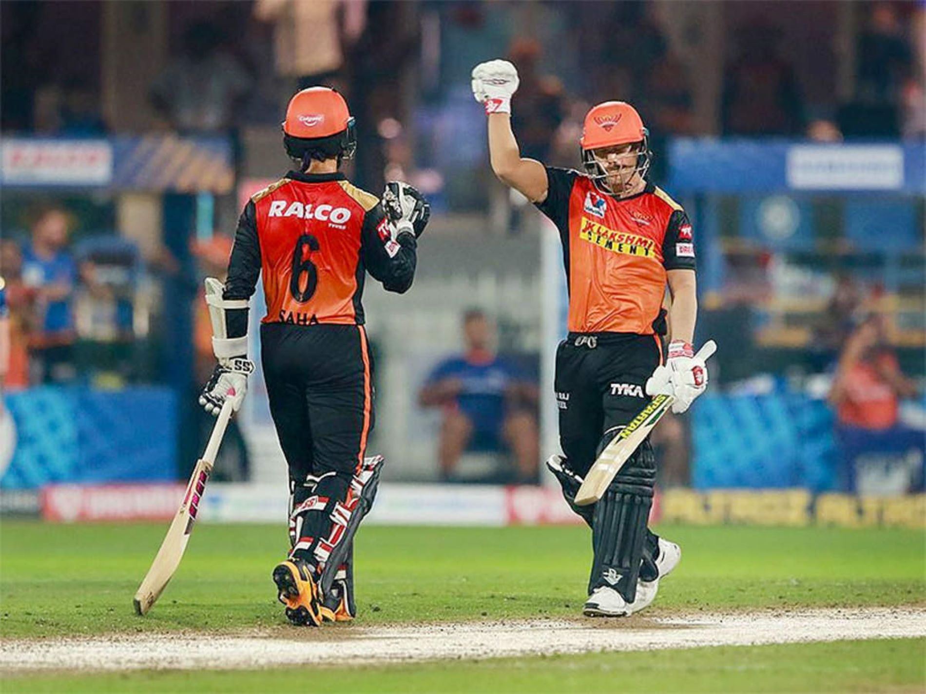 David Warner&#039;s sparkling 85 helped SRH rout MI.