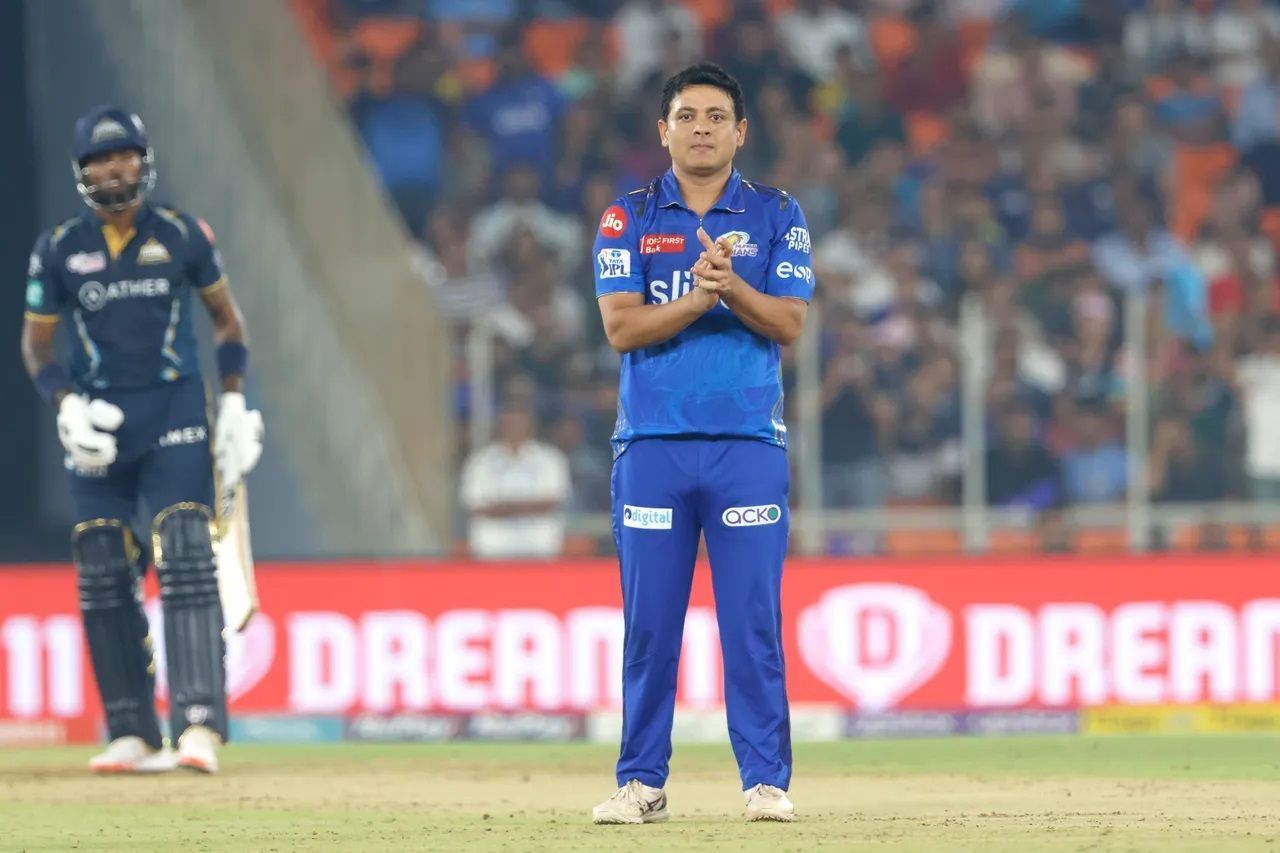 Hardik Pandya was caught at long-off off Piyush Chawla