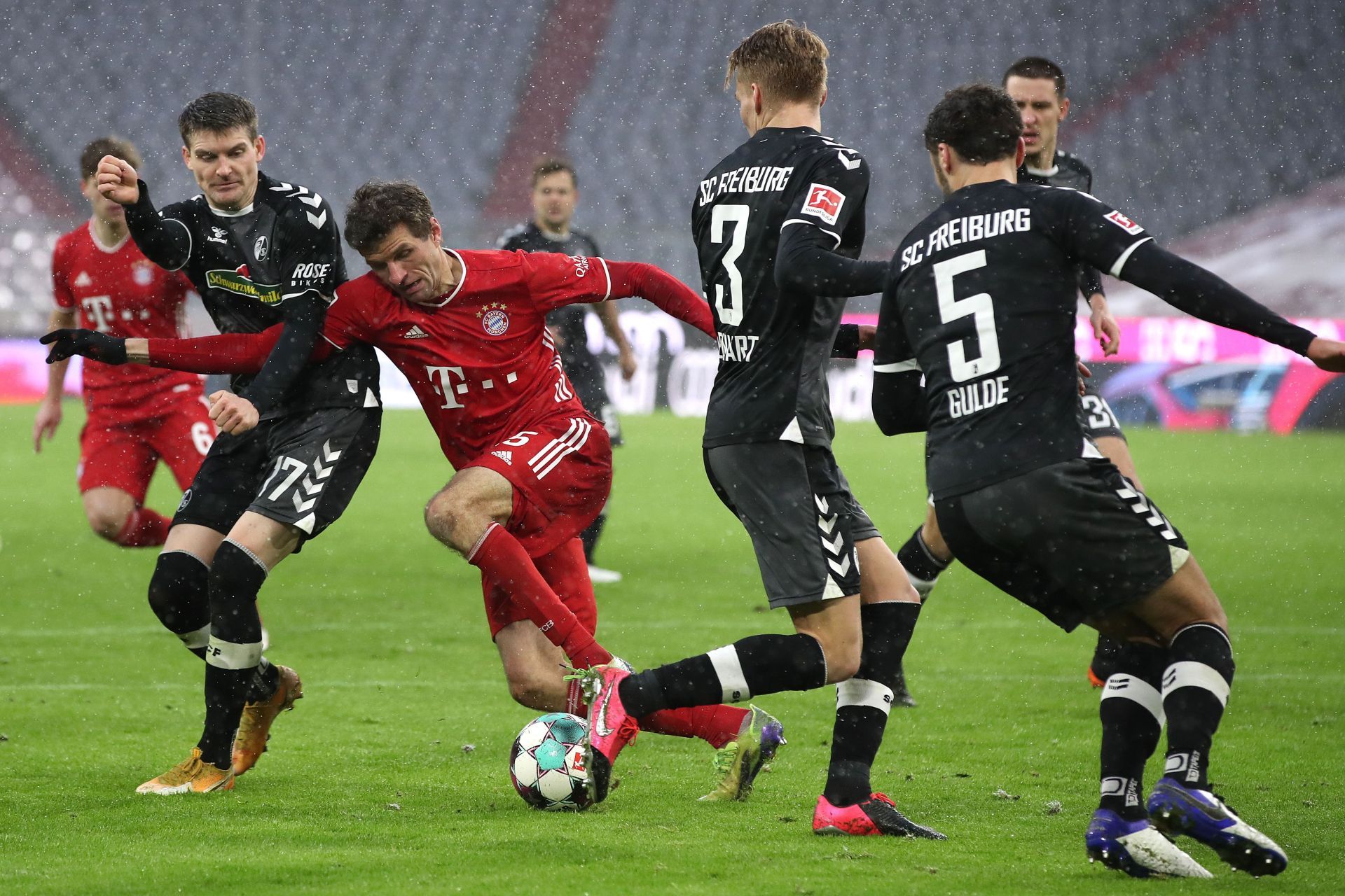 FC Bayern Muenchen v Sport-Club Freiburg - Bundesliga