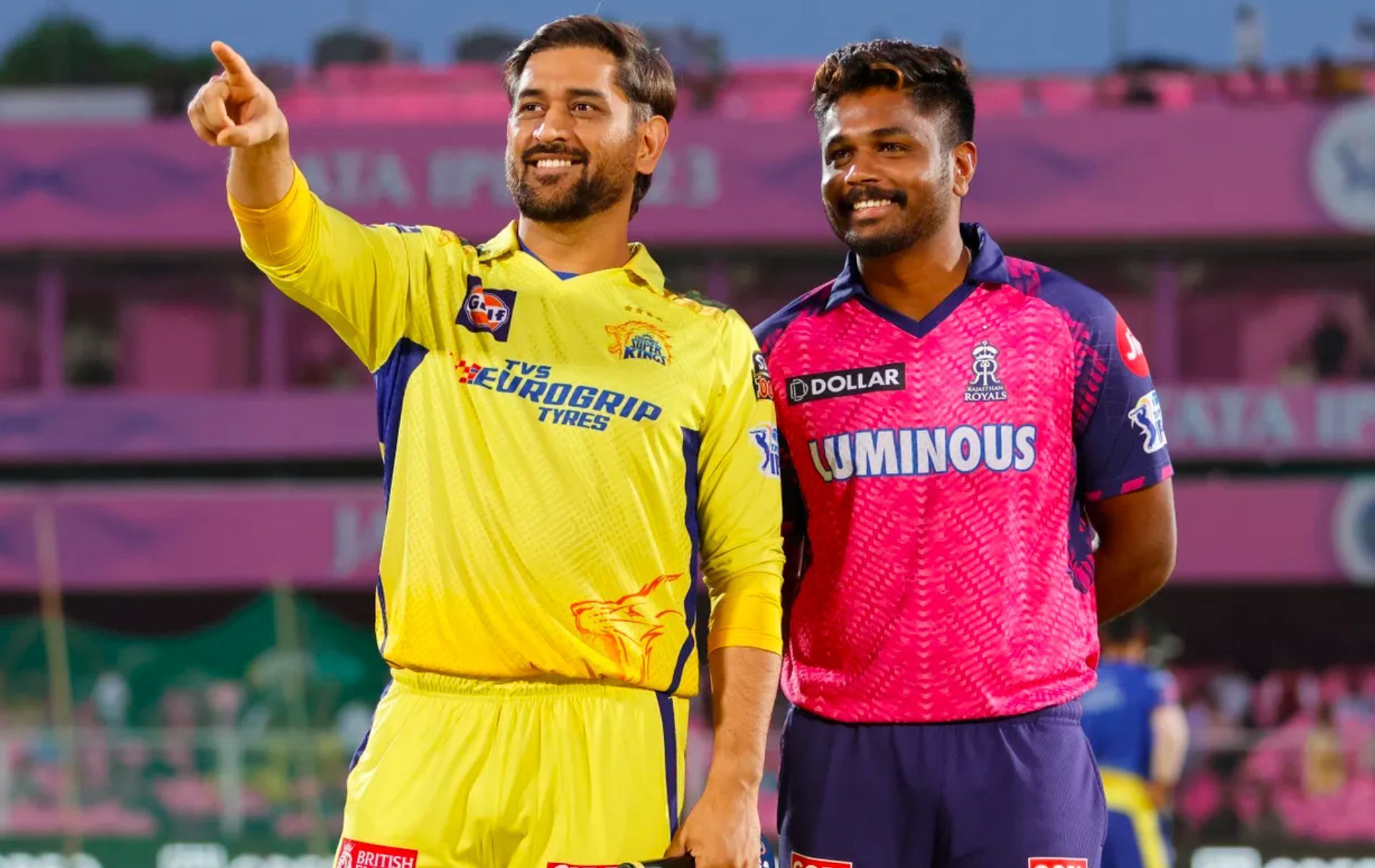 MS Dhoni (L) and Sanju Samson. (Pic: IPLT20.com)