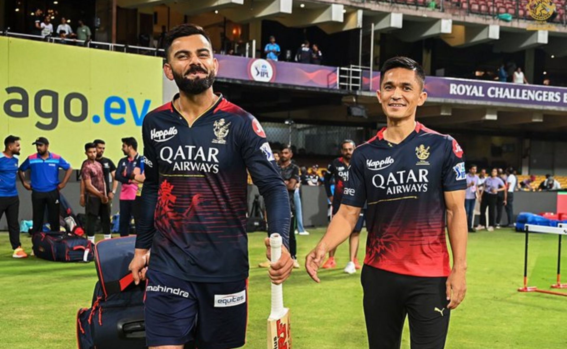 Virat Kohli and Sunil Chhetri (PC: RCB/Twitter)