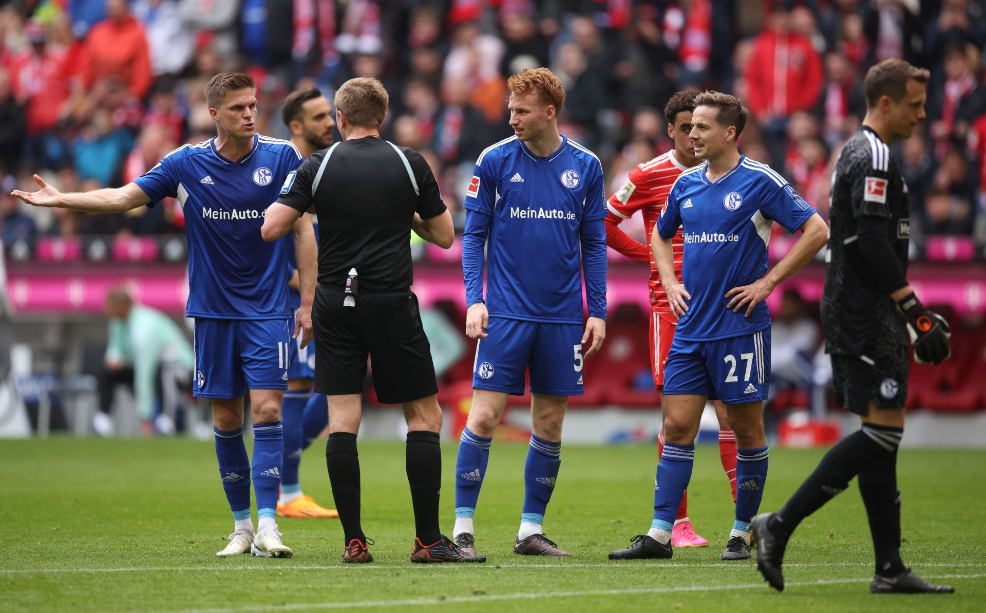 FC Bayern M&uuml;nchen v FC Schalke 04 - Bundesliga