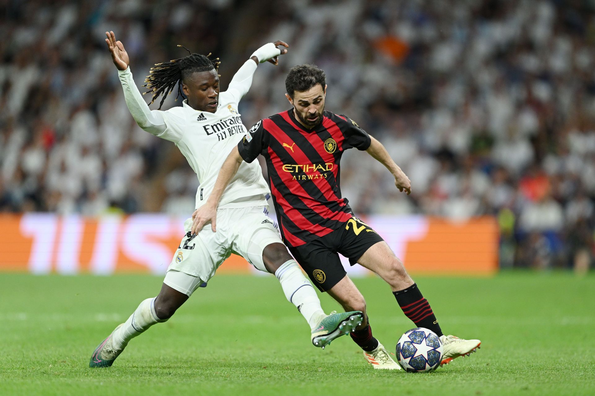 Bernardo Silva (right) is wanted at the Parc des Princes.