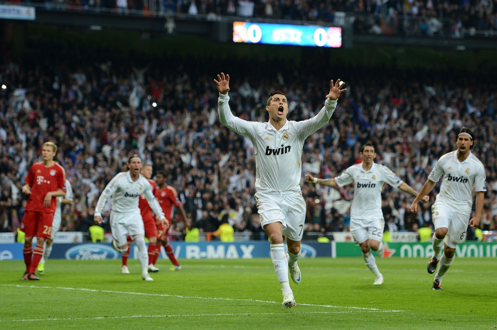 Real Madrid CF v Bayern Muenchen - UEFA Champions League Semi Final