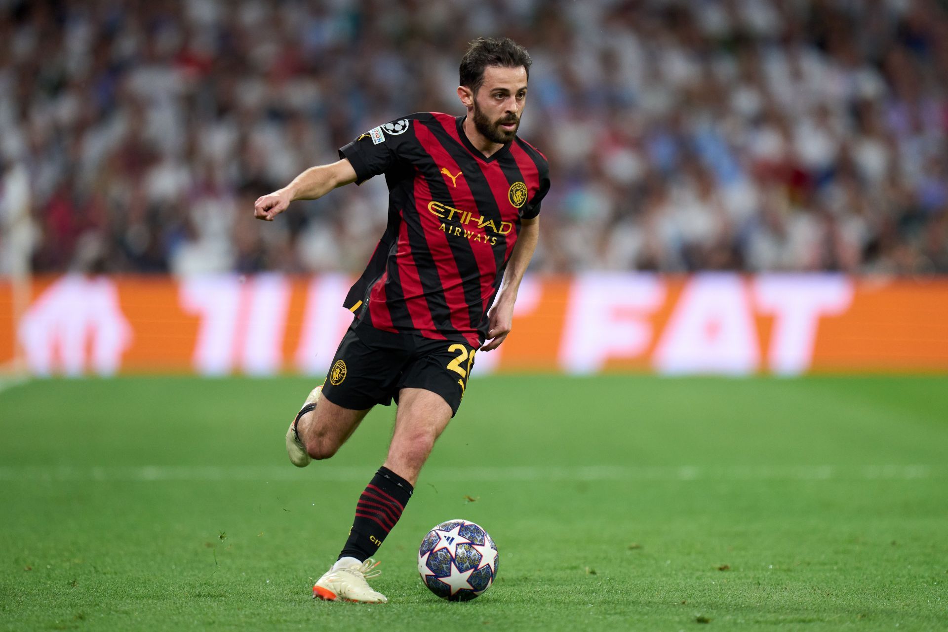 Bernardo Silva has admirers at the Parc des Princes.