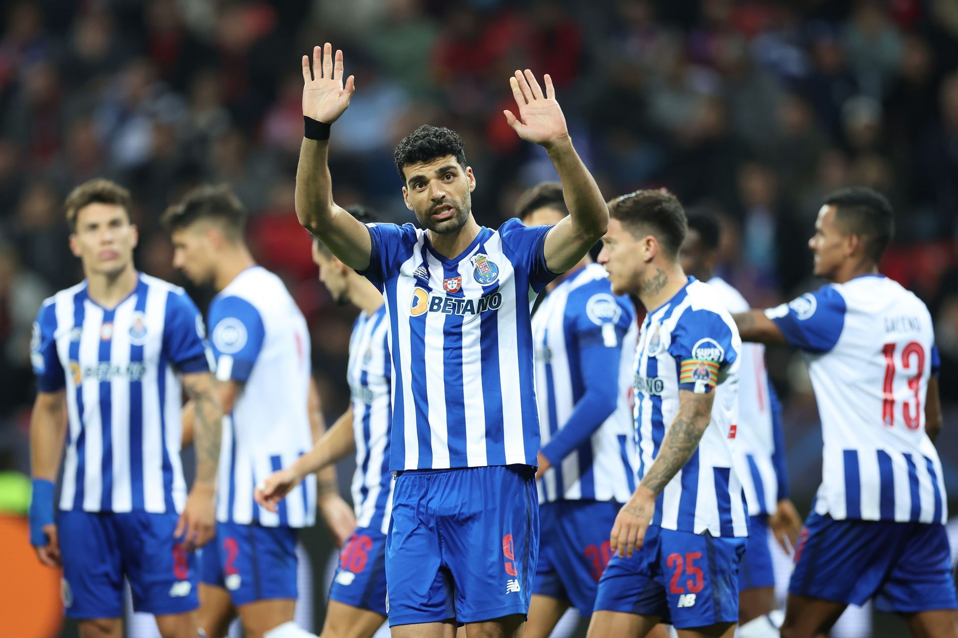 Bayer 04 Leverkusen v FC Porto: Group B - UEFA Champions League