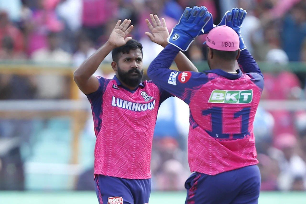 KM Asif celebrating with Sanju Samson [IPLT20]