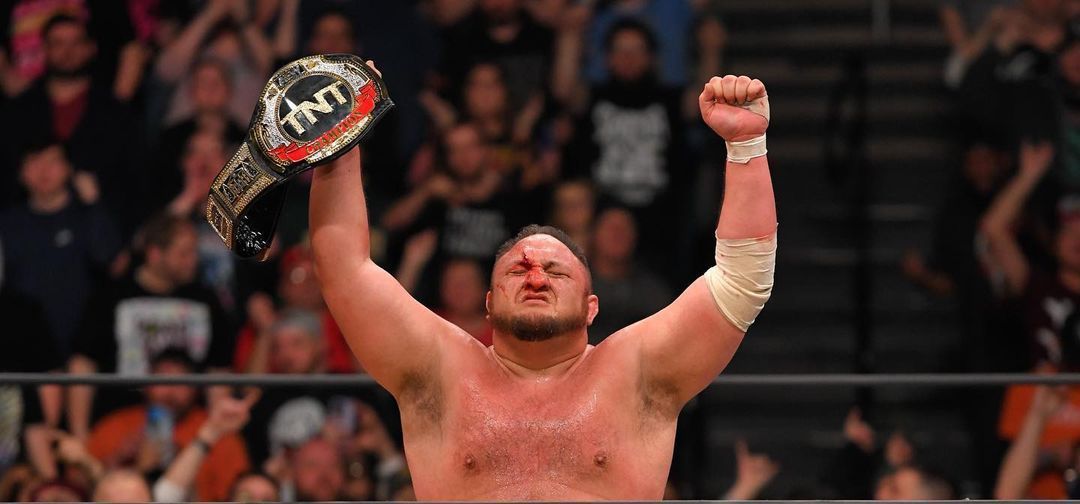 Samoa Joe with his TNT world title, Source: Samoa Joe&rsquo;s Instagram