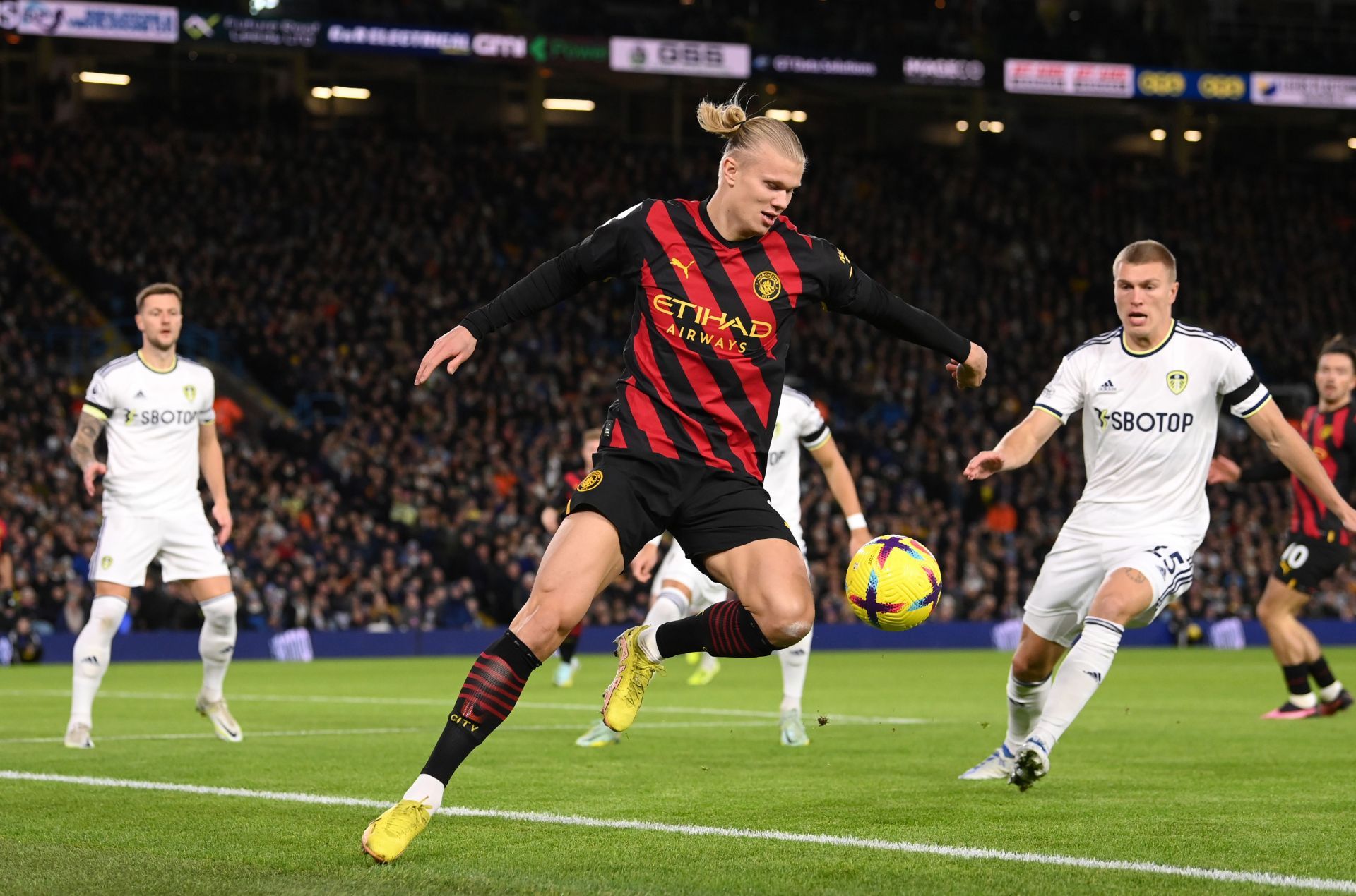 Leeds United v Manchester City - Premier League