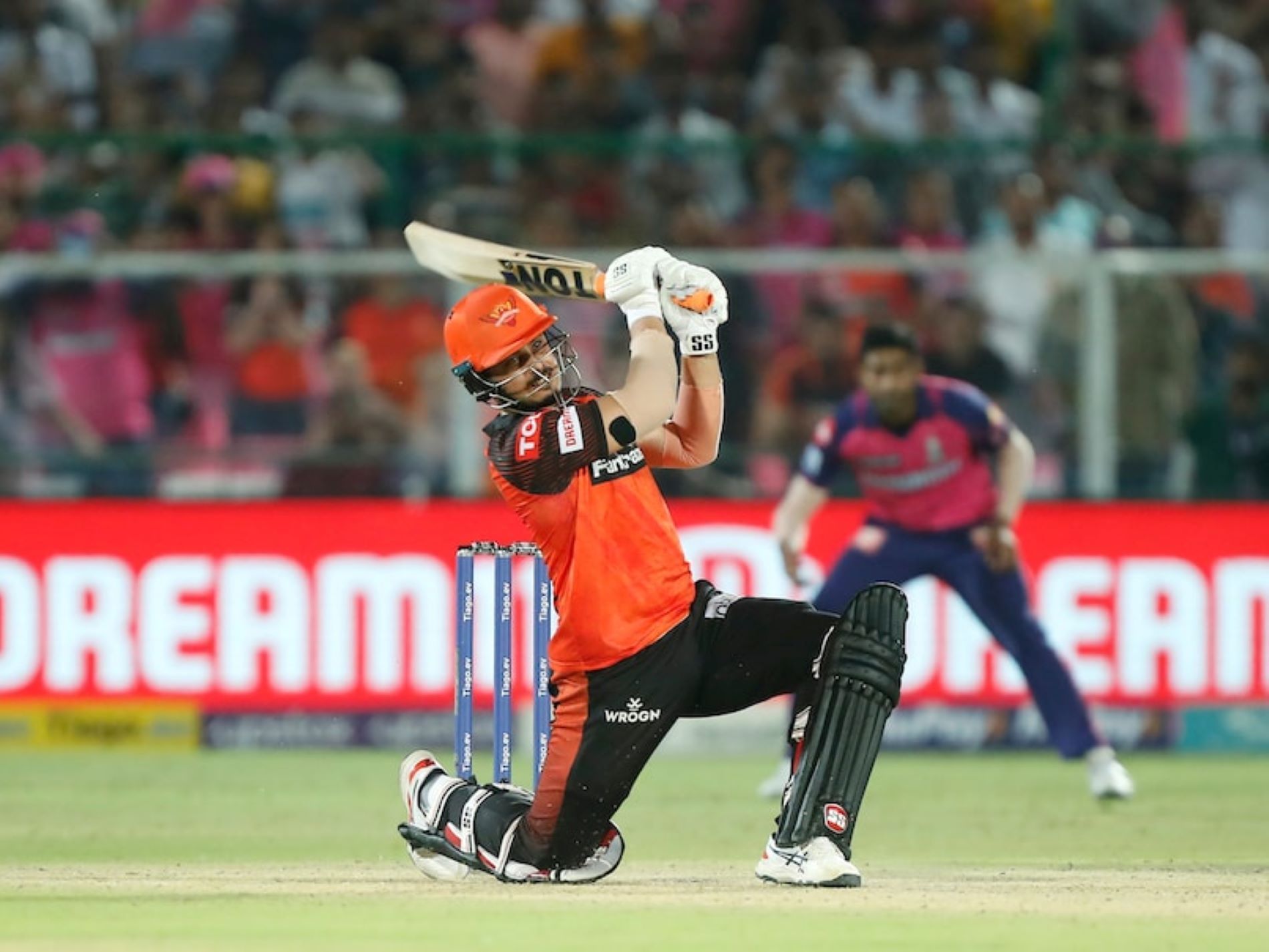 Abdul Samad hit a straight six off the last ball to seal SRH a thrilling victory over RR