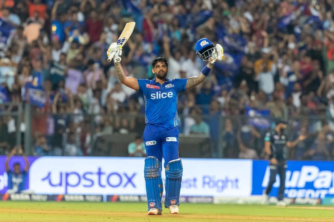 Suryakumar Yadav raising his bat after a century vs GT [IPLT20]