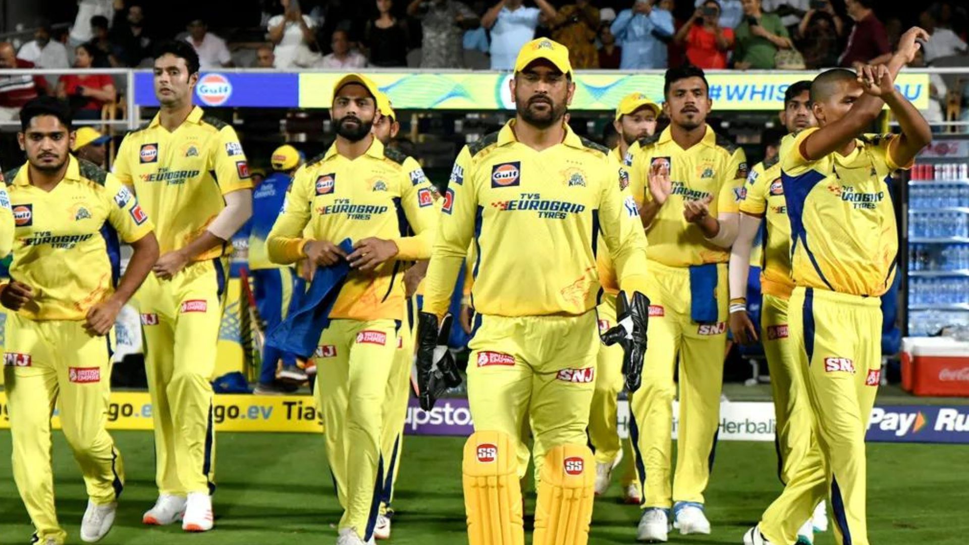 MS Dhoni leading the CSK team on the field (P.C.:iplt20.com)