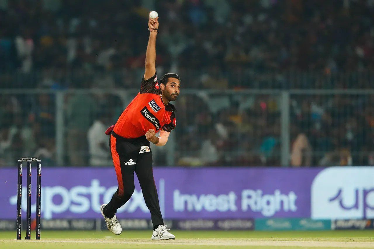 Bhuvneshwar Kumar in action vs KKR [IPLT20]