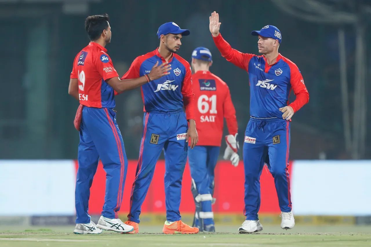 मुकेश कुमार से सिर्फ एक ओवर गेंदबाजी करवाई गई (Photo - IPL)