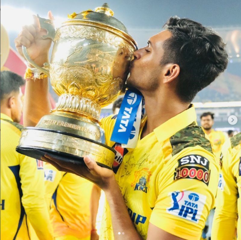 Matheesha Pathirana plants a kiss on the IPL trophy. (Pic: @ChennaiIPL/ Twitter)