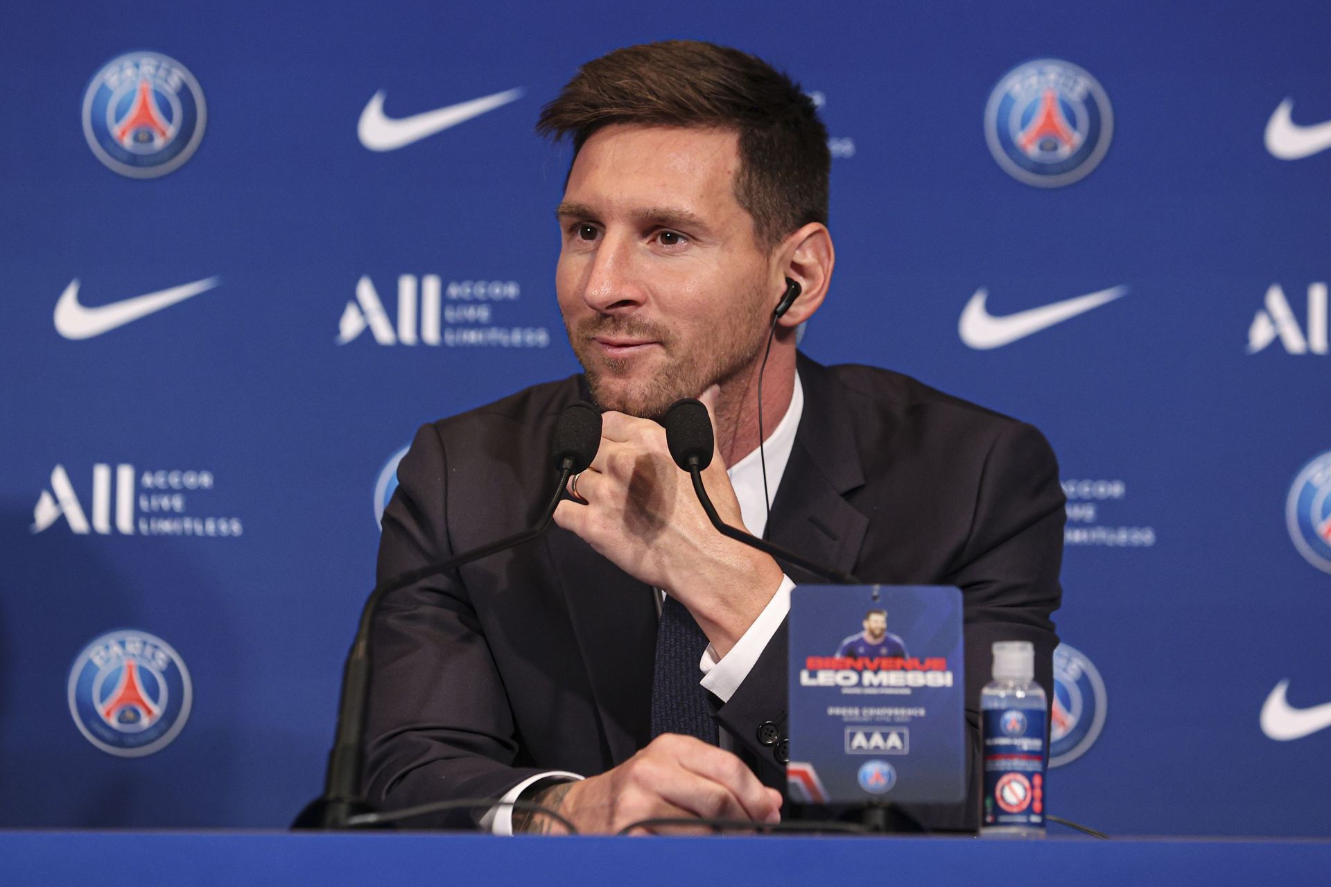 Lionel Messi - Presentation at Paris Saint-Germain