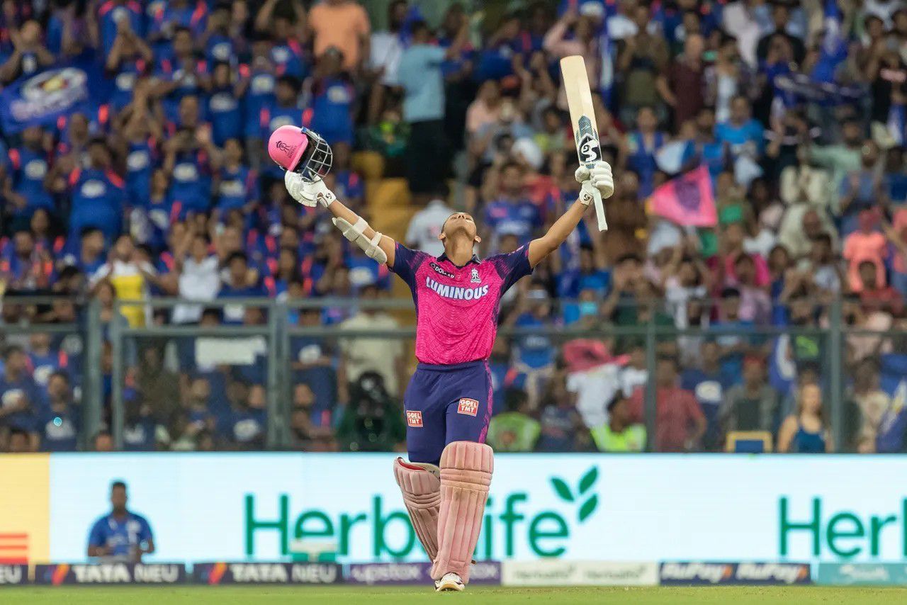 Yashasvi Jaiswal raising his arms after a ton vs MI [IPLT20]