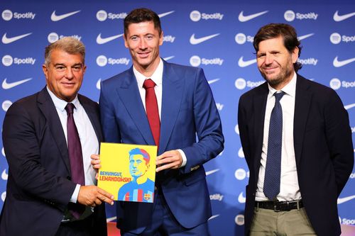 FC Barcelona Unveil New Signing Robert Lewandowski