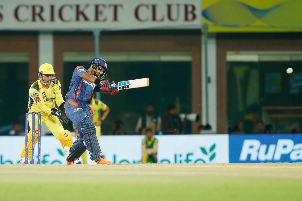 Nicholas Pooran and MS Dhoni in action [IPLT20]