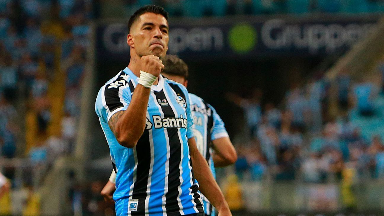 Luis Suarez in action for Gremio (cred: ESPN)