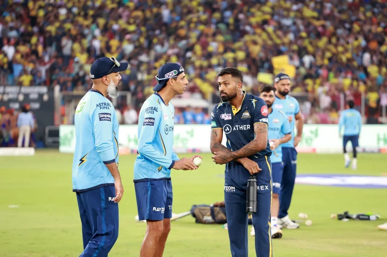 Ashish Nehra complements Hardik Pandya as the Gujarat Titans&#039; head coach. [P/C: iplt20.com]