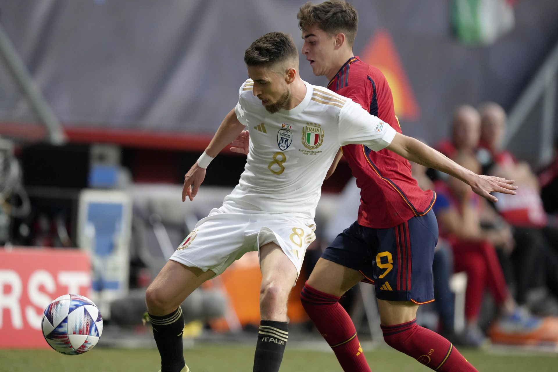 Jorginho (left) is not looking to leave the Emirates this summer.