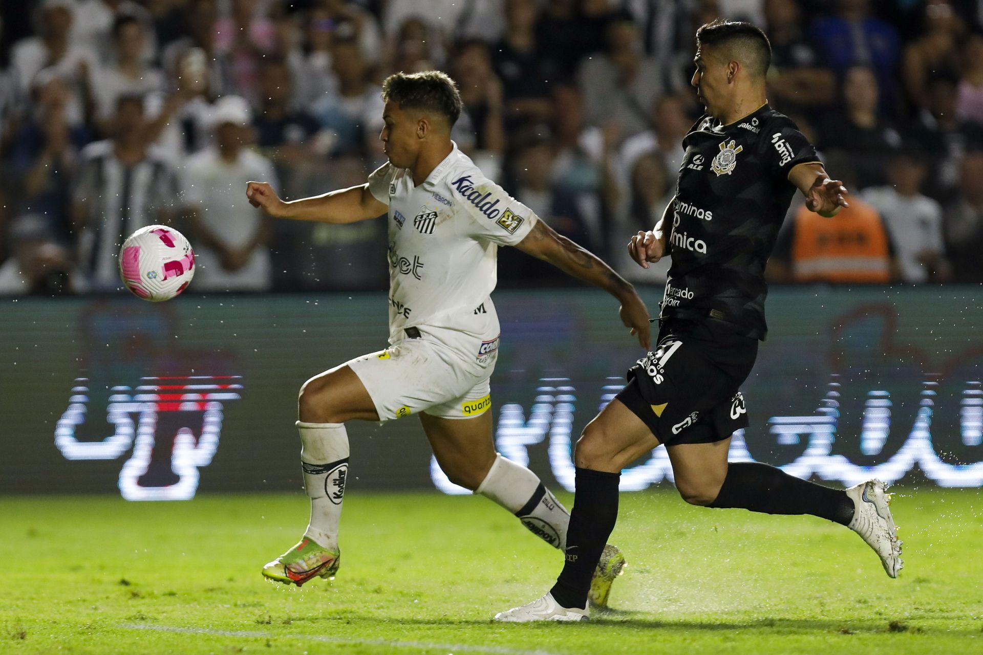 Santos v Corinthians - Brasileirao 2022