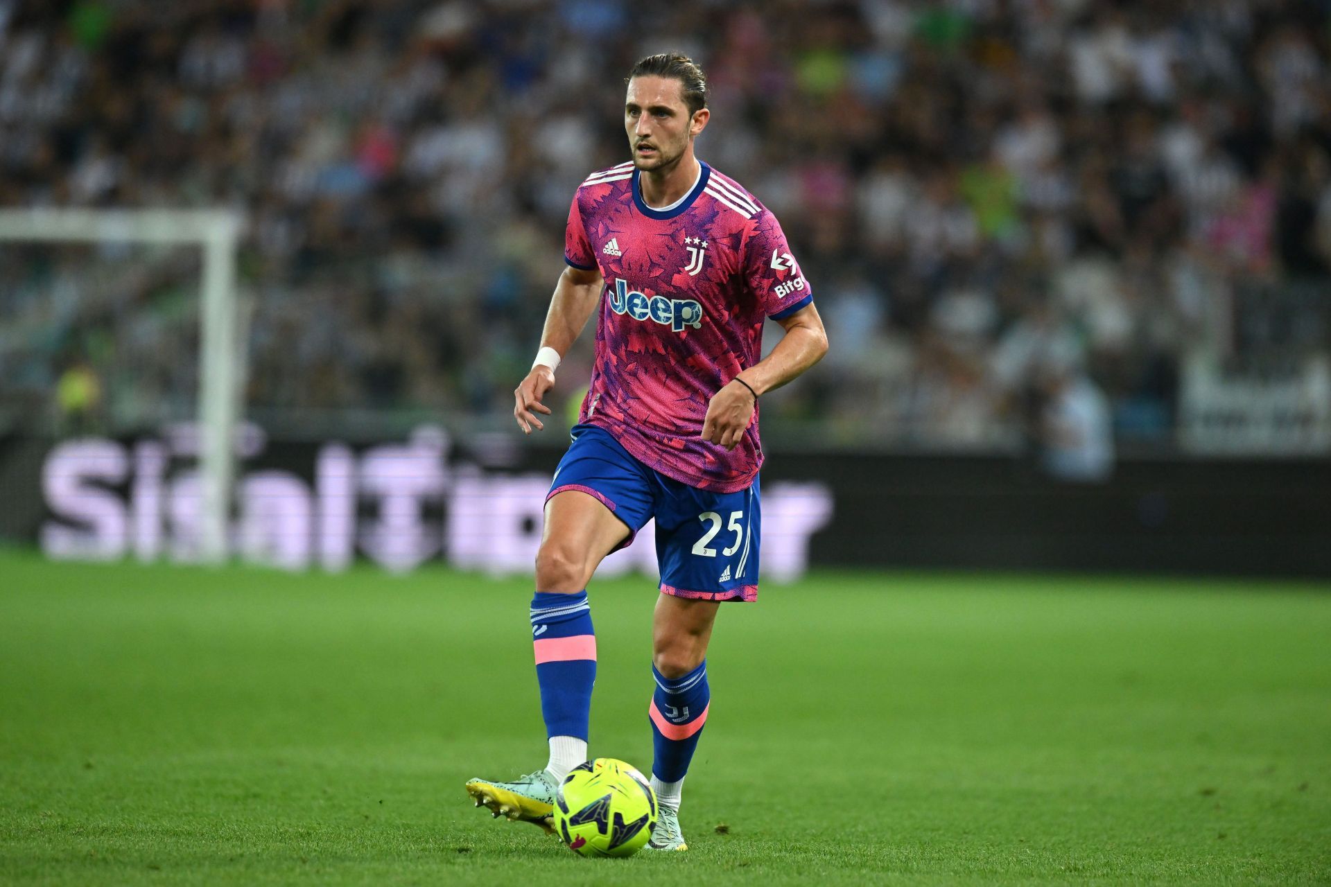 Adrien Rabiot has admirers at Old Trafford.