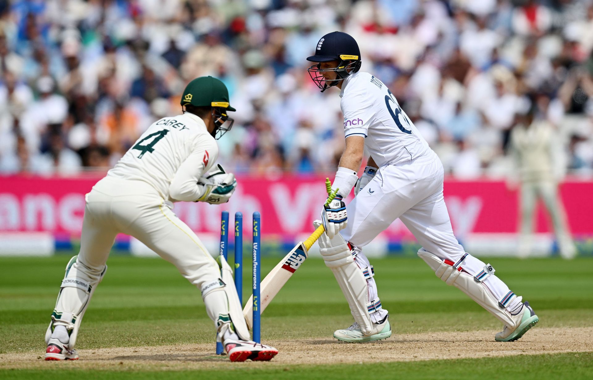 Joe Root was stumped off Nathan Lyon&#039;s bowling.