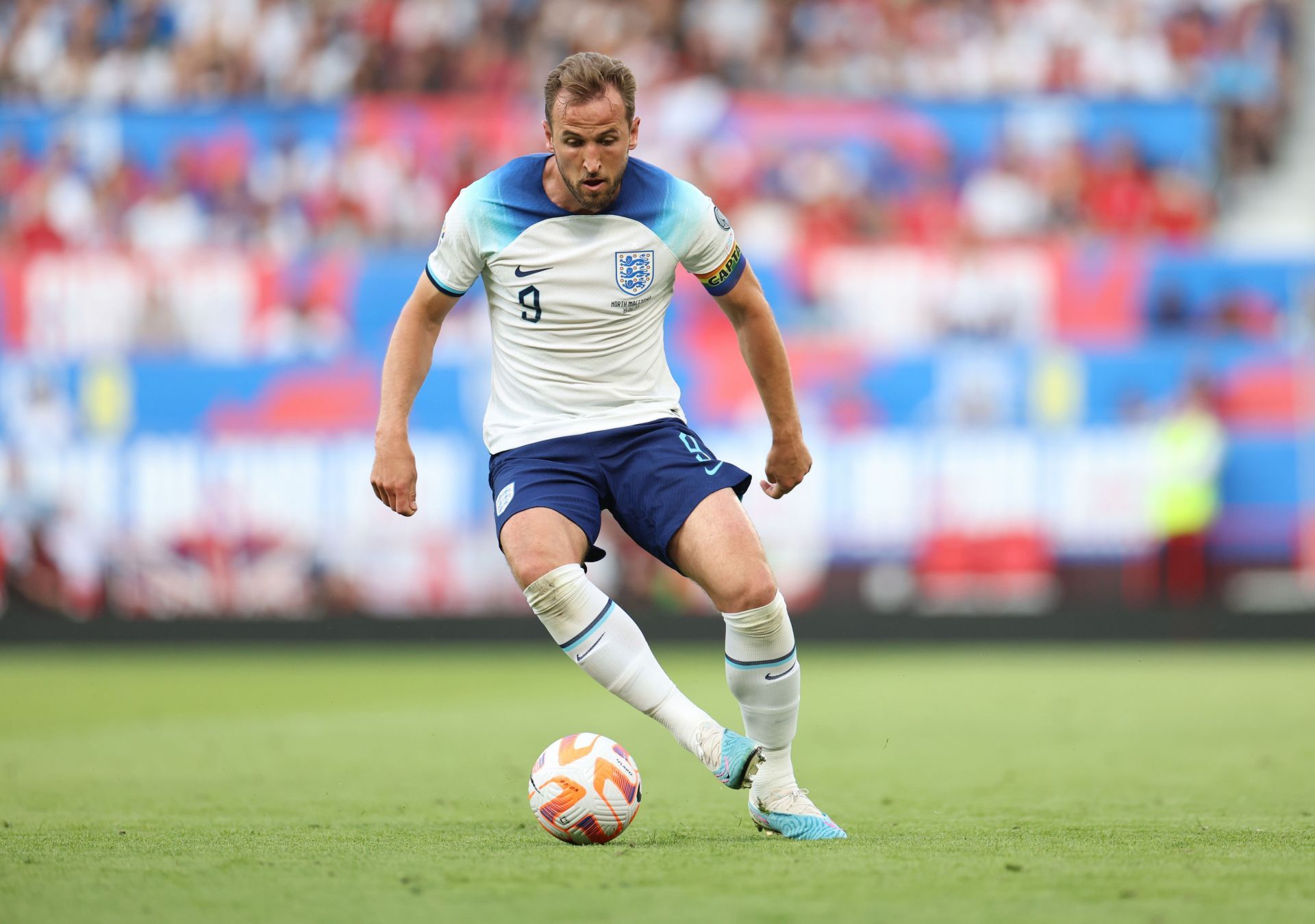 Manchester United Transfer News Roundup: Red Devils ask Harry Kane to put  transfer request; club leading Axel Disasi race, and more - June 22, 2023