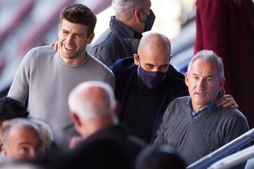 Shakira says Pique (leff) and Guardiola (middle) held a frosty relationship.