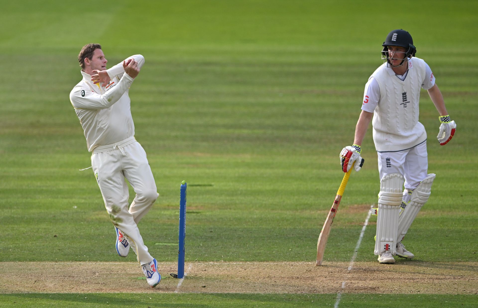 England v Australia - LV= Insurance Ashes 2nd Test Match: Day Two