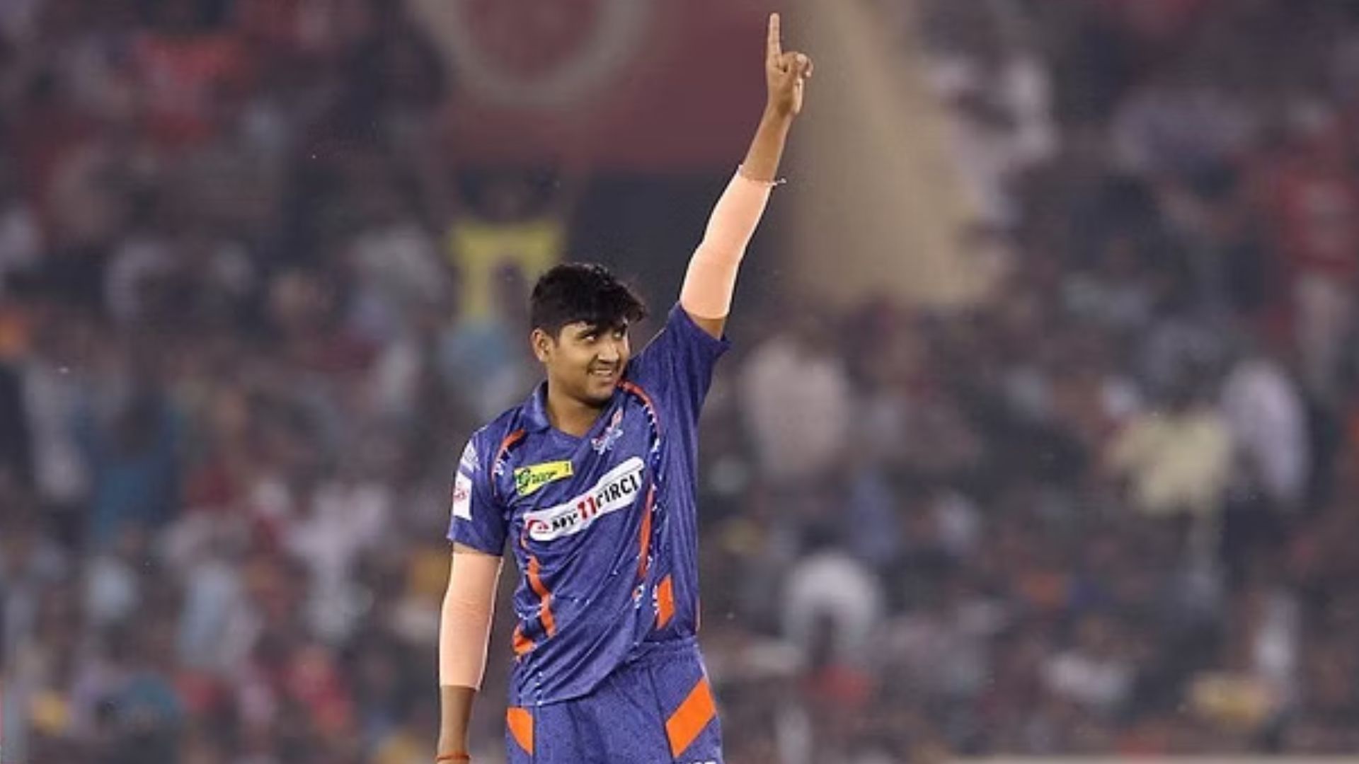 Yash Thakur in action for LSG during IPL 2023 season (P.C.:Twitter)