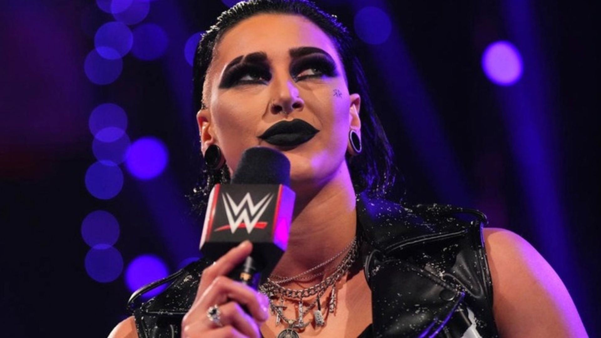 Rhea Ripley shared a long hug with 34-year-old star after WWE RAW this ...