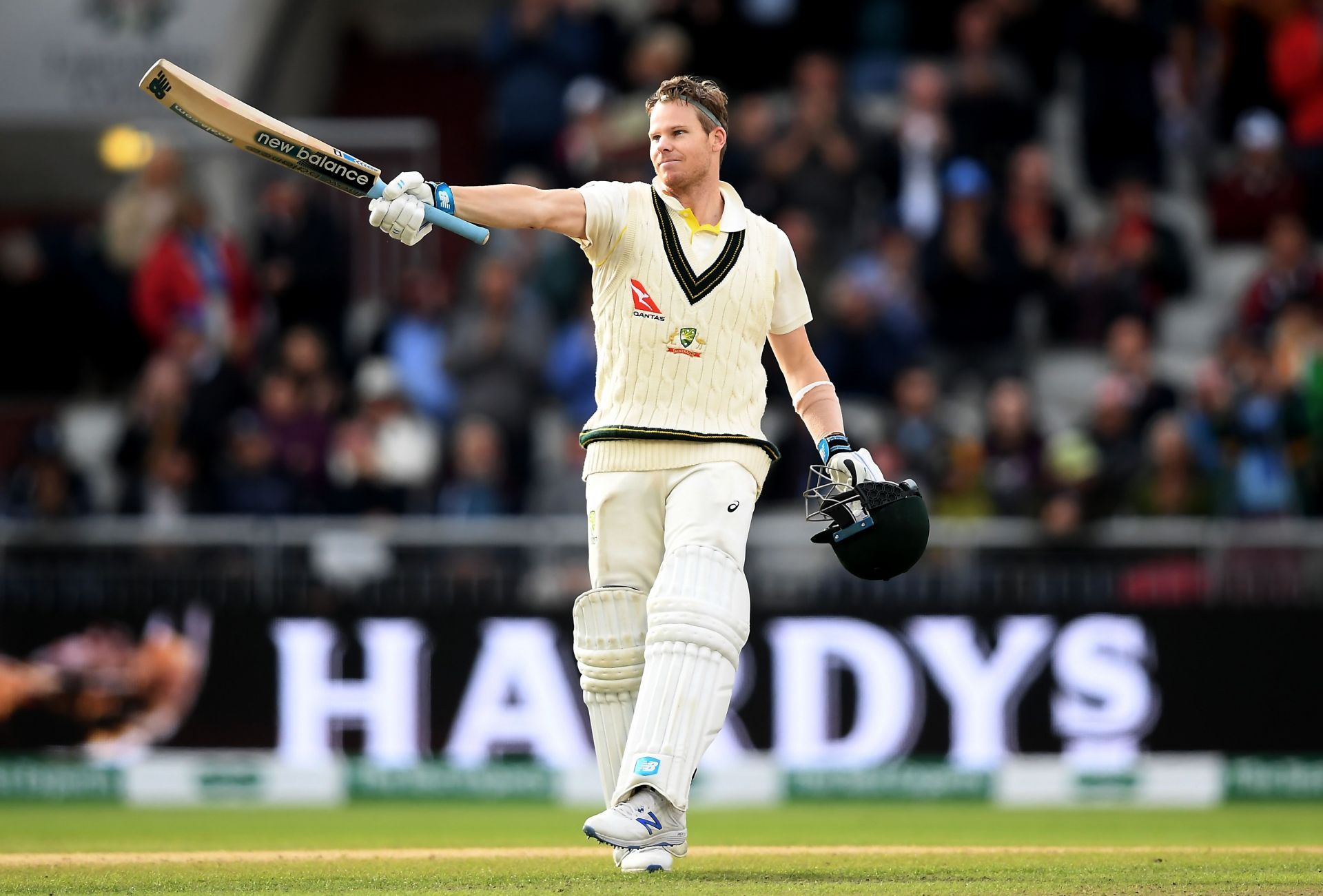 England v Australia - 4th Specsavers Ashes Test: Day Two