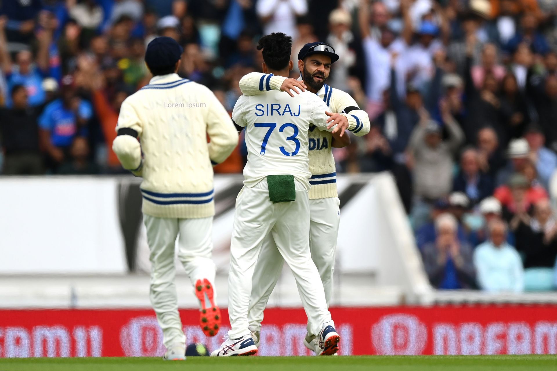 India celebrate Usman Khawaja's wicket. (Credits: Twitter)