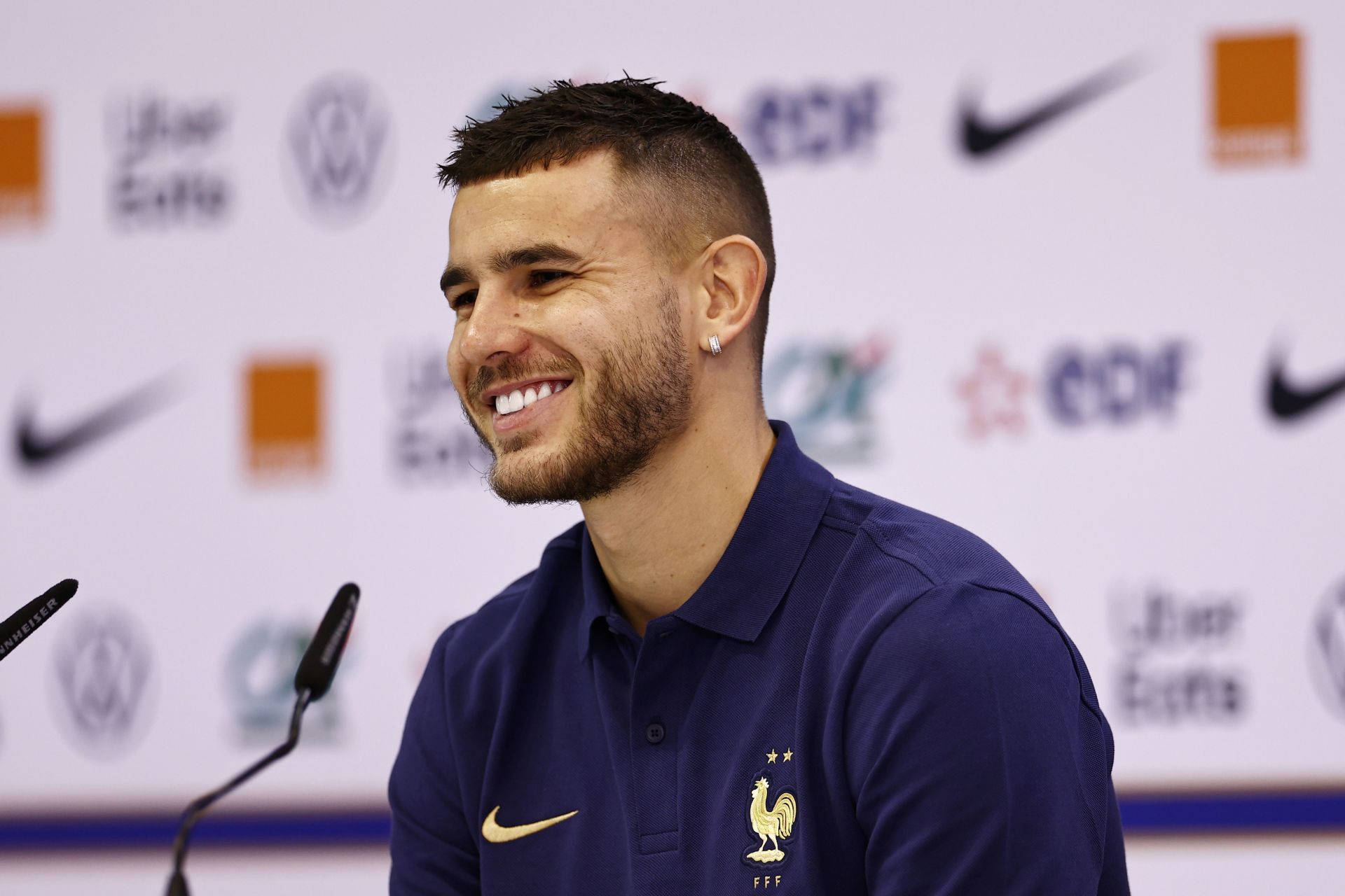 Lucas Hernandez has admirers at the Parc des Princes.