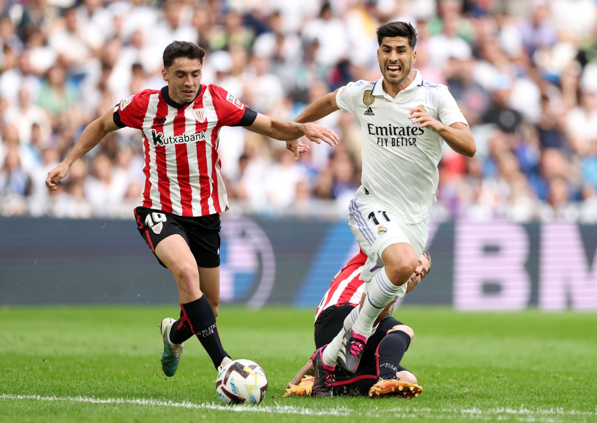 Marco Asensio is all set to arrive at the Parc des Princes.