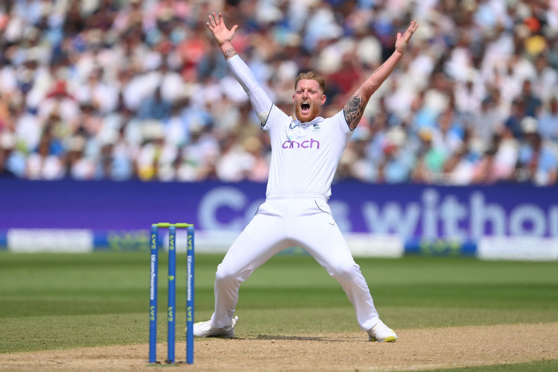 England v Australia - LV= Insurance Ashes 1st Test Match: Day Two